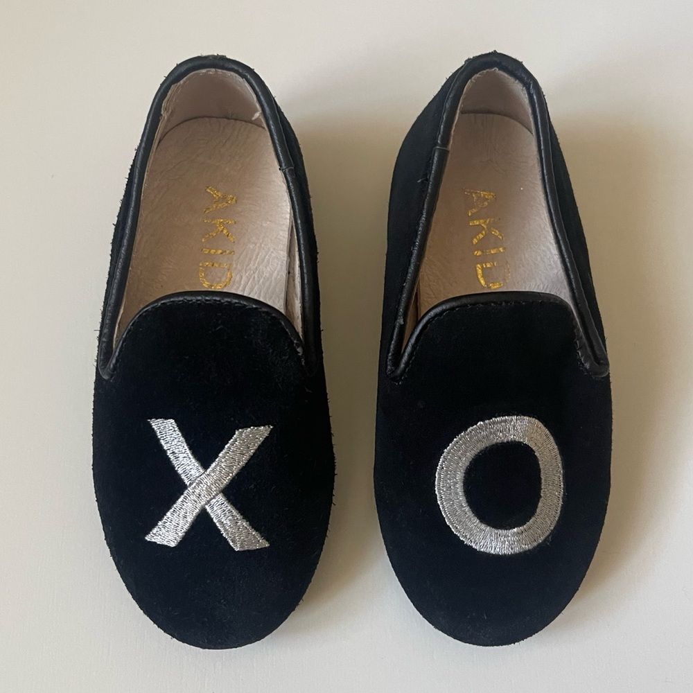 Akid x Mara & Mine Kid’s XO Embroidered Loafers